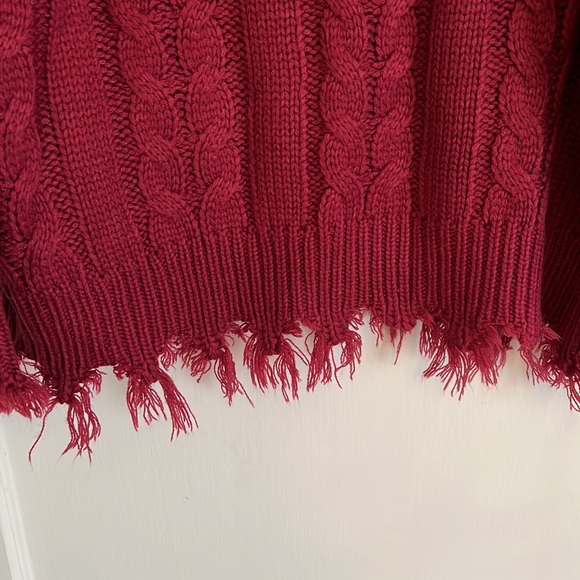 Distressed sweater - Picture 3 of 3